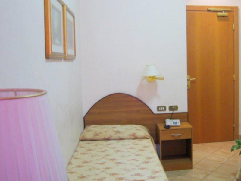 Hotel Resi Ρώμη Εξωτερικό φωτογραφία